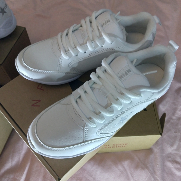 Size (8) Nfinity cheer shoes  10"Long x 3"1/2 Wide x heel 2"1/2 Wide* In… - Picture 4 of 5